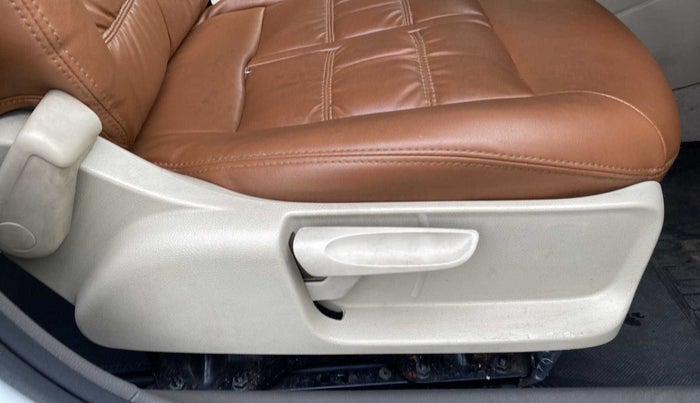 2014 Volkswagen Vento COMFORTLINE TSI AT PETROL, Petrol, Automatic, 1,27,489 km, Driver Side Adjustment Panel