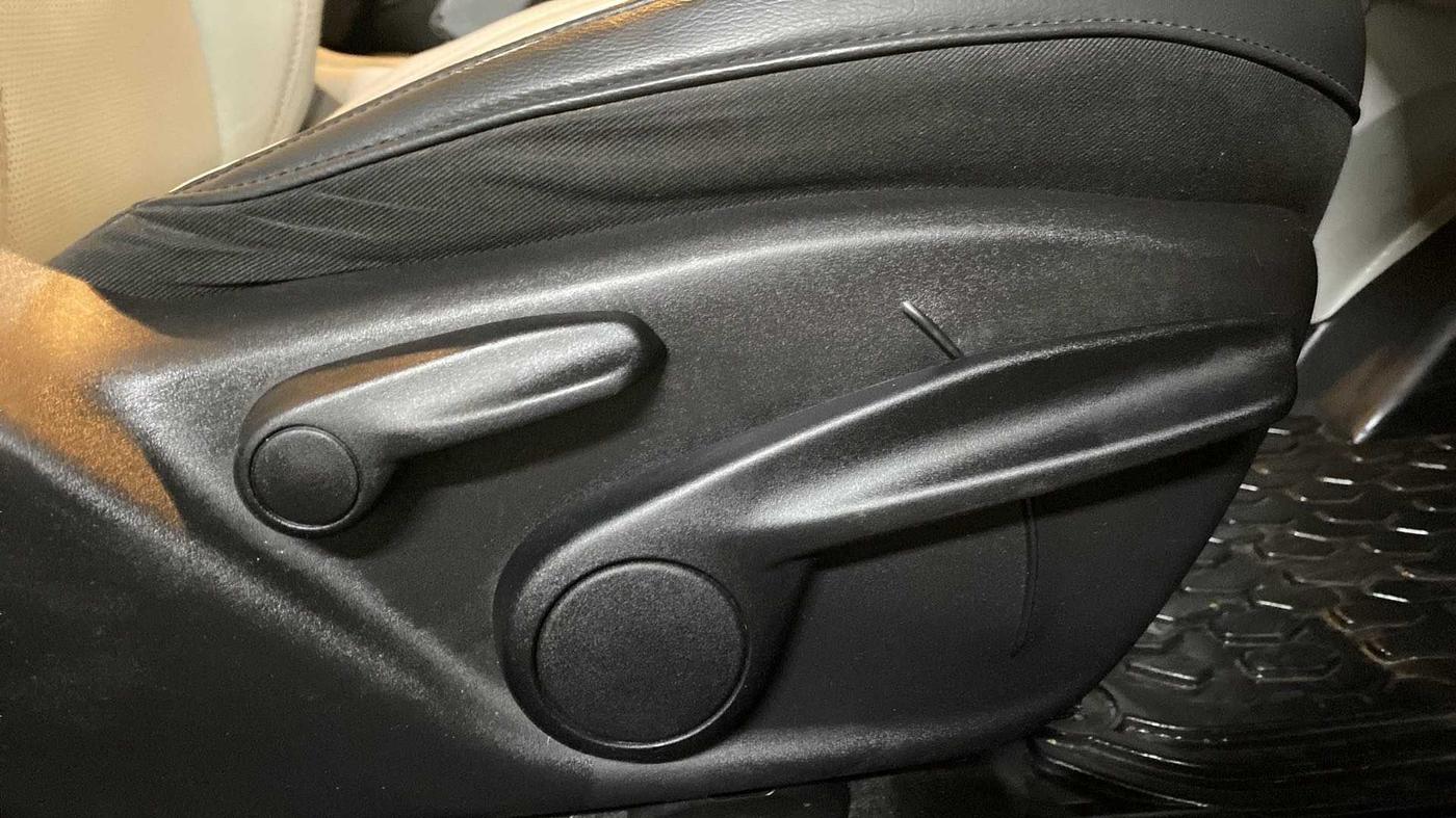 2018 Jeep Compass LIMITED 1.4 PETROL AT, Petrol, Automatic, 49,171 km, Driver Side Adjustment Panel