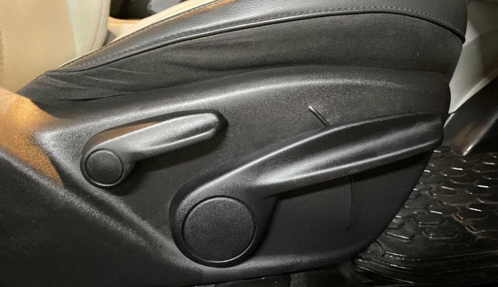2018 Jeep Compass LIMITED 1.4 PETROL AT, Petrol, Automatic, 49,171 km, Driver Side Adjustment Panel