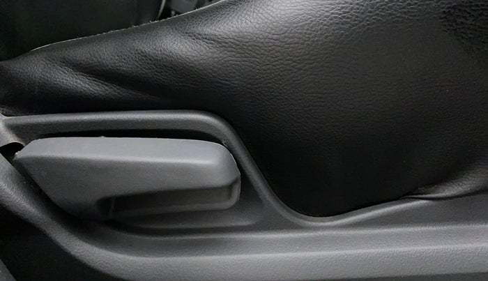 2010 Maruti Swift LXI, Petrol, Manual, 79,445 km, Driver Side Adjustment Panel