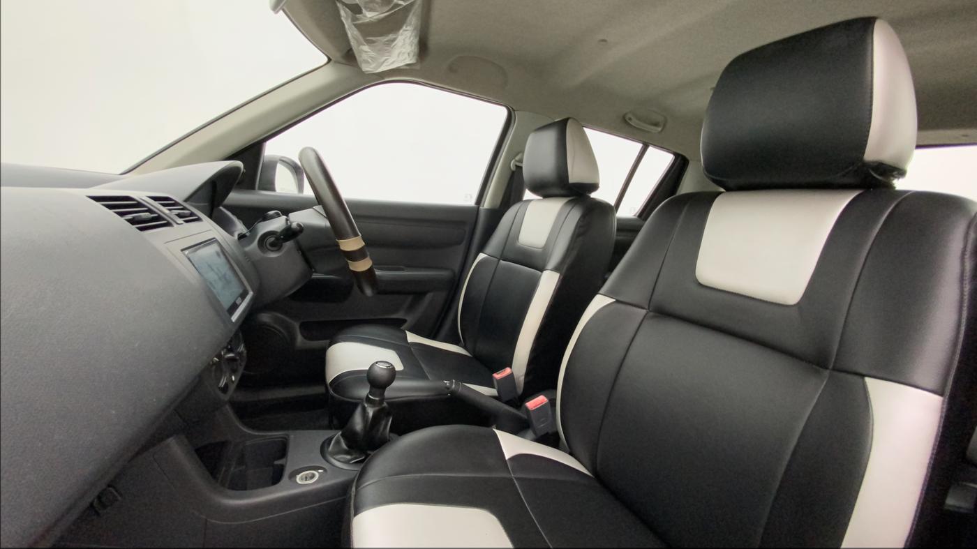2010 Maruti Swift LXI, Petrol, Manual, 79,445 km, Right Side Front Door Cabin