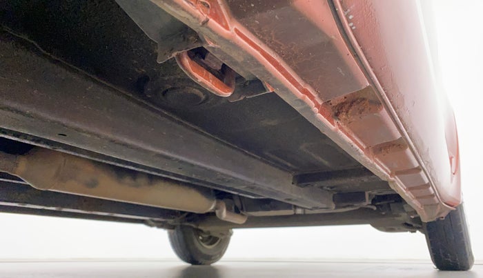 2010 Maruti Swift LXI, Petrol, Manual, 79,445 km, Right Side Underbody