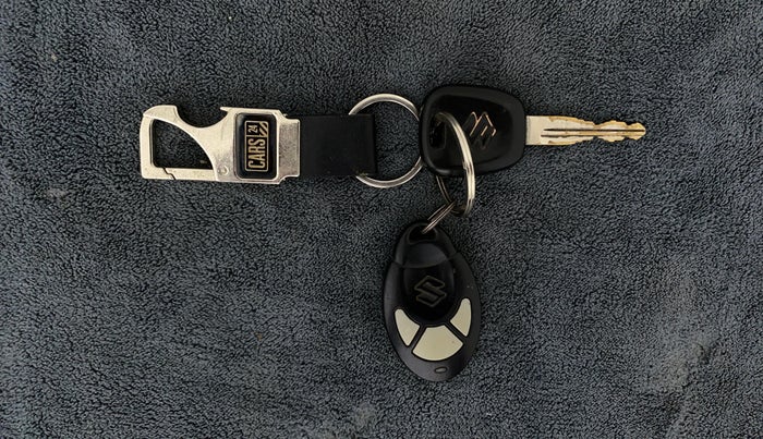 2010 Maruti Swift LXI, Petrol, Manual, 79,445 km, Key Close Up