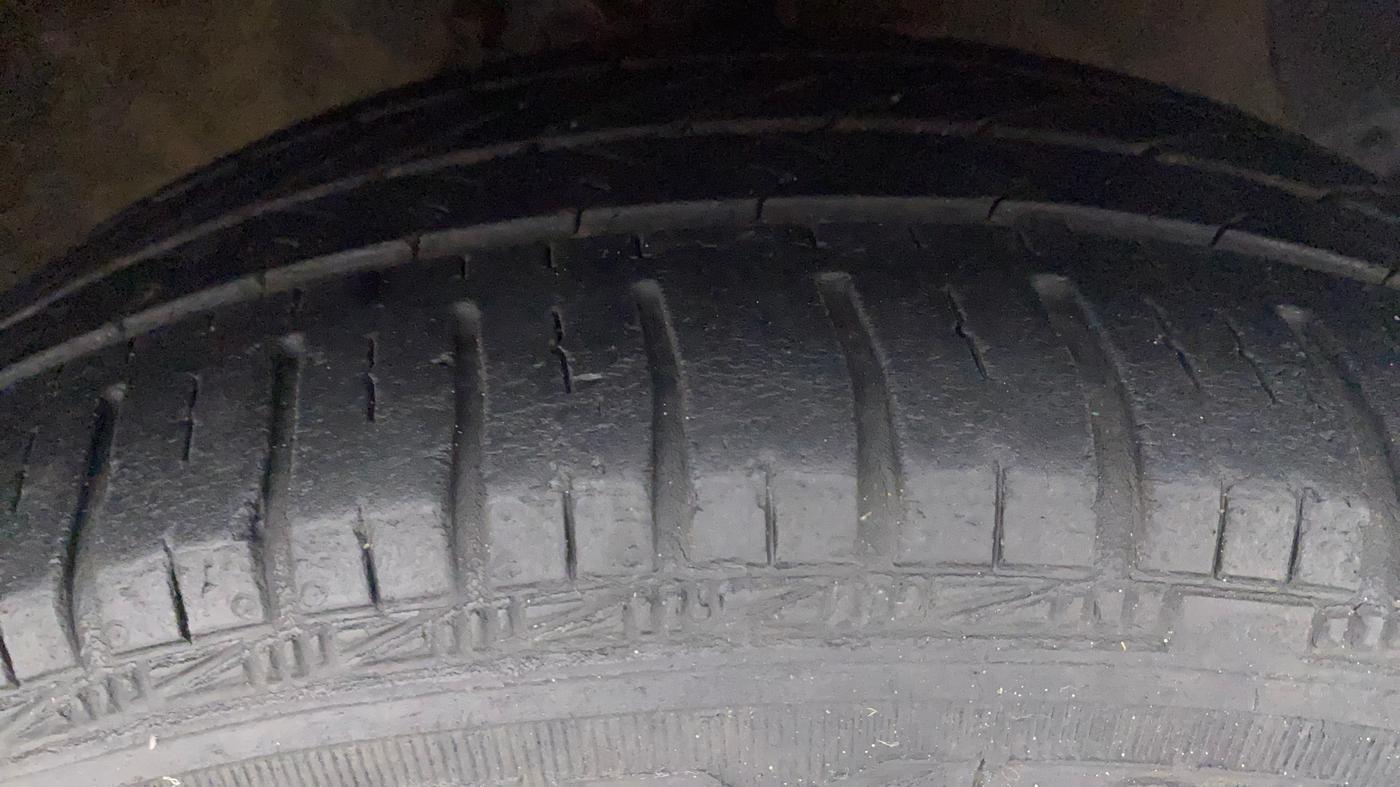 2019 Hyundai Grand i10 SPORTZ 1.2 KAPPA VTVT, Petrol, Manual, 74,426 km, Right Front Tyre Tread