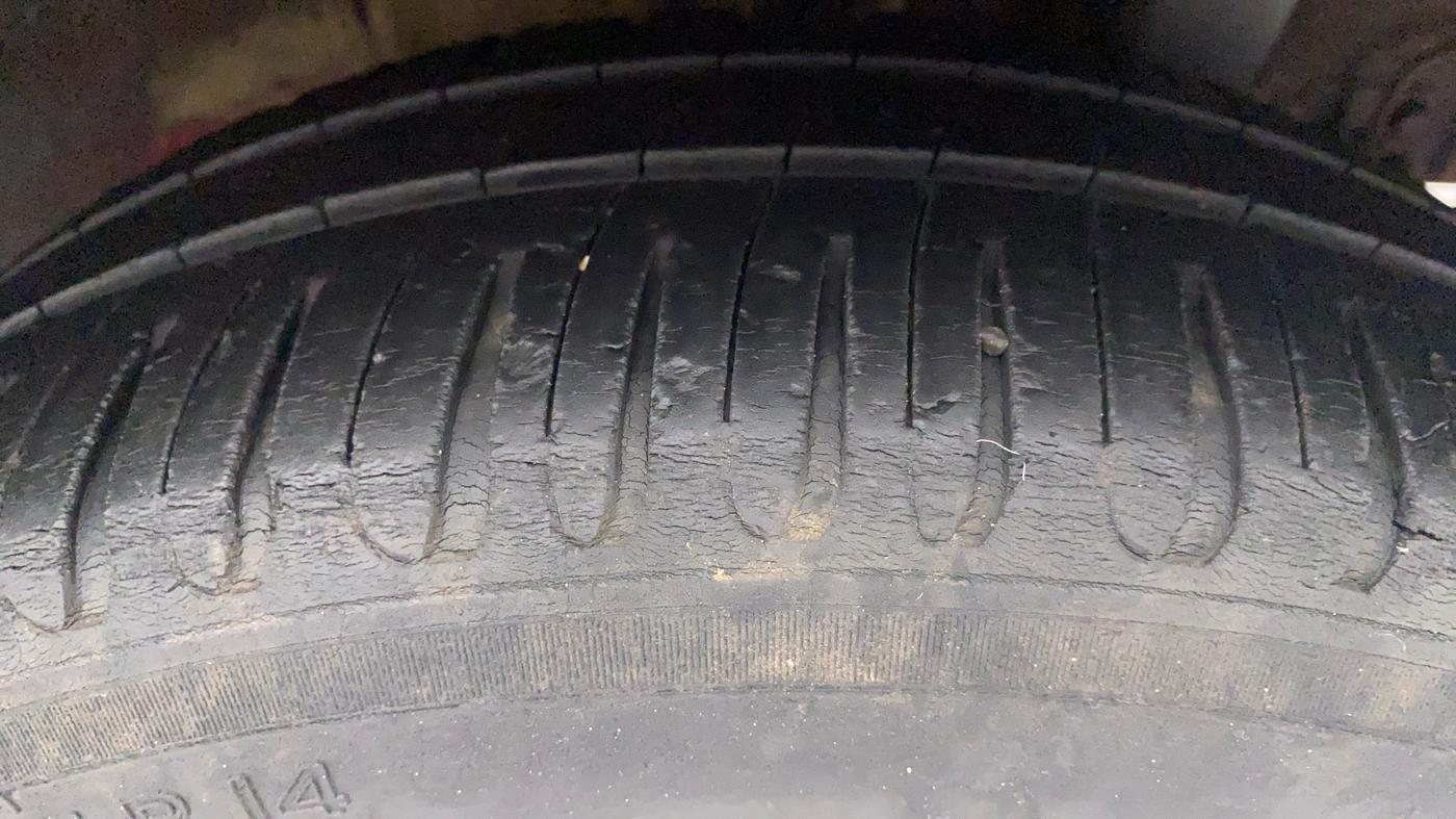 2019 Hyundai Grand i10 SPORTZ 1.2 KAPPA VTVT, Petrol, Manual, 74,426 km, Left Rear Tyre Tread