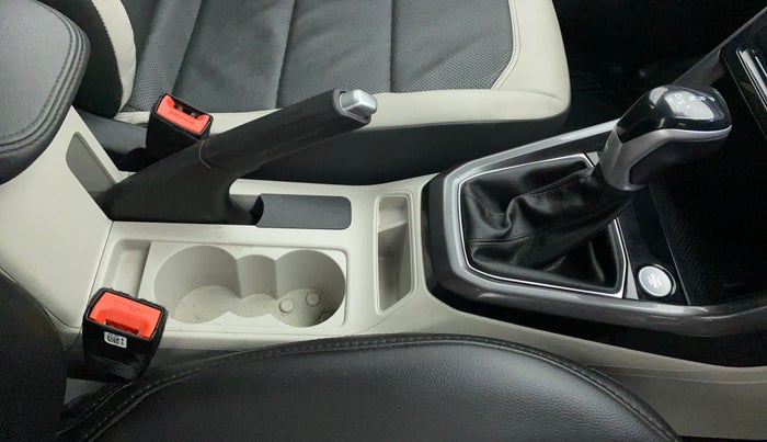 2022 Volkswagen TAIGUN TOPLINE 1.0 TSI AT, Petrol, Automatic, 5,909 km, Gear Lever