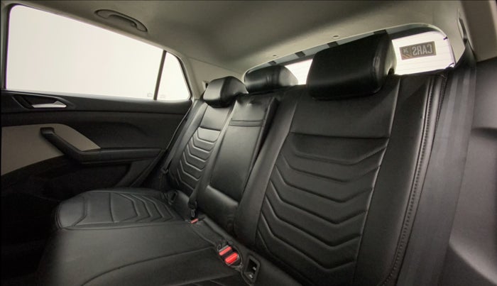 2022 Volkswagen TAIGUN TOPLINE 1.0 TSI AT, Petrol, Automatic, 5,909 km, Right Side Rear Door Cabin