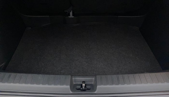 2022 Volkswagen TAIGUN TOPLINE 1.0 TSI AT, Petrol, Automatic, 5,909 km, Boot Inside