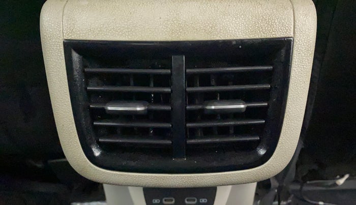 2022 Volkswagen TAIGUN TOPLINE 1.0 TSI AT, Petrol, Automatic, 5,909 km, Rear AC Vents