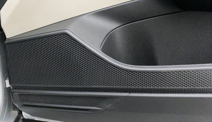 2022 Volkswagen TAIGUN TOPLINE 1.0 TSI AT, Petrol, Automatic, 5,909 km, Speaker