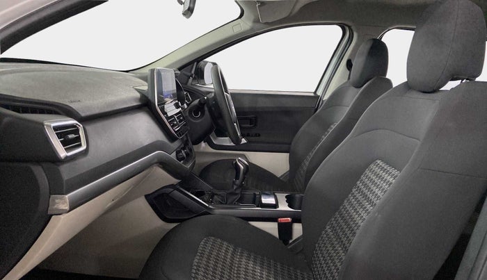 2022 Tata Safari XMA, Diesel, Automatic, 20,858 km, Right Side Front Door Cabin