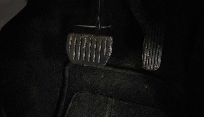 2022 Tata Safari XMA, Diesel, Automatic, 20,858 km, Pedals