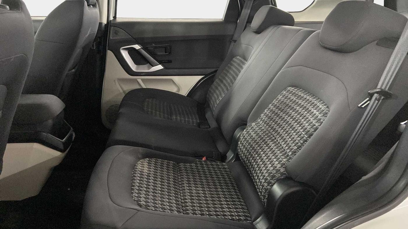 2022 Tata Safari XMA, Diesel, Automatic, 20,858 km, Right Side Rear Door Cabin