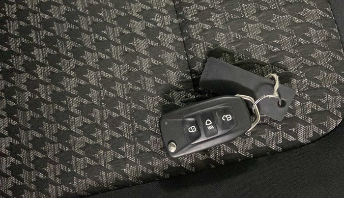 2022 Tata Safari XMA, Diesel, Automatic, 20,858 km, Key Close Up