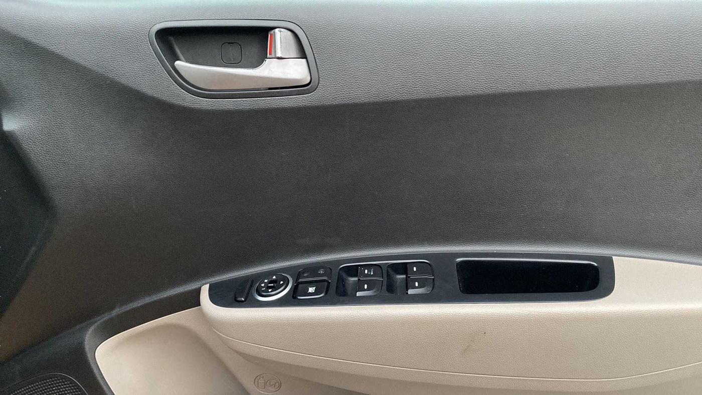 2014 Hyundai Grand i10 ASTA AT 1.2 KAPPA VTVT, Petrol, Automatic, 40,544 km, Driver Side Door Panels Control