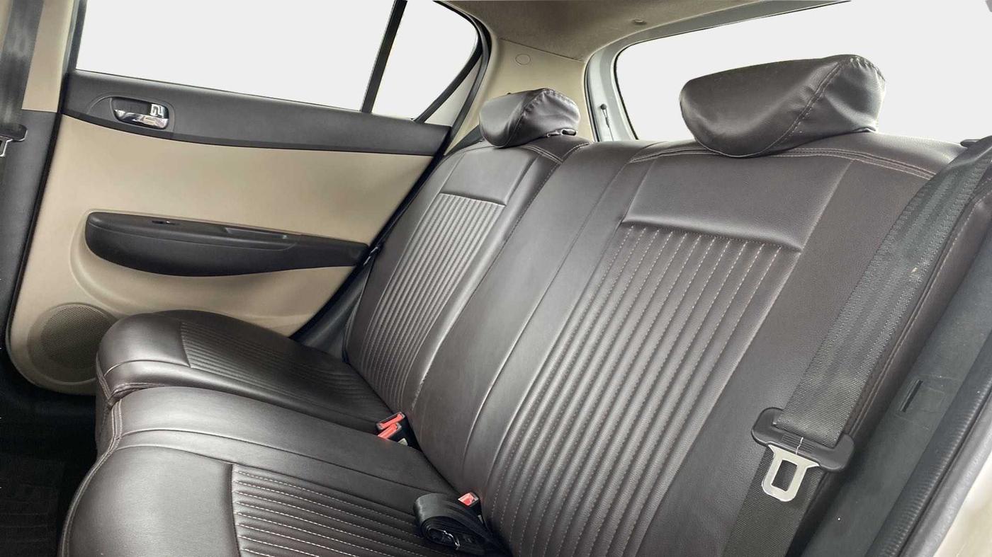 2012 Hyundai i20 SPORTZ 1.2, Petrol, Manual, 35,174 km, Right Side Rear Door Cabin