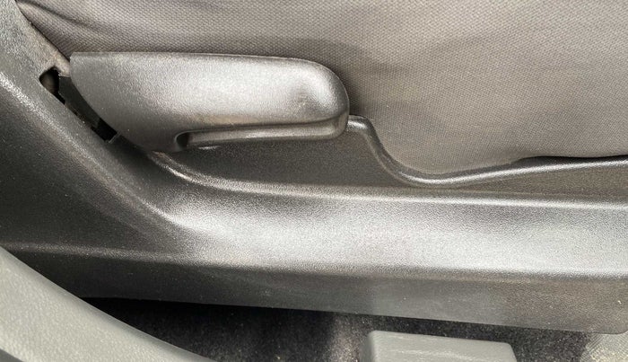 2017 Maruti Vitara Brezza LDI (O), Diesel, Manual, 99,717 km, Driver Side Adjustment Panel