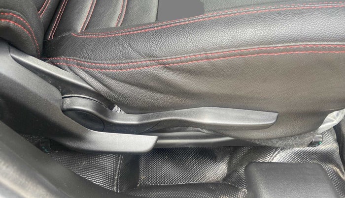 2022 Maruti Swift ZXI PLUS AMT DUAL TONE, Petrol, Automatic, 14,999 km, Driver Side Adjustment Panel