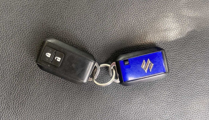 2022 Maruti Swift ZXI PLUS AMT DUAL TONE, Petrol, Automatic, 14,999 km, Key Close Up