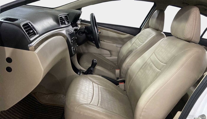 2019 Maruti Ciaz ZETA 1.5 SHVS MT PETROL, Petrol, Manual, 49,347 km, Right Side Front Door Cabin