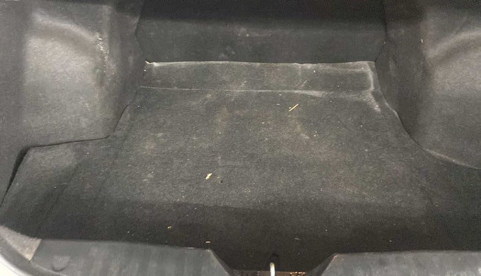 2019 Maruti Ciaz ZETA 1.5 SHVS MT PETROL, Petrol, Manual, 49,347 km, Dicky (Boot door) - Jack/Tool not available