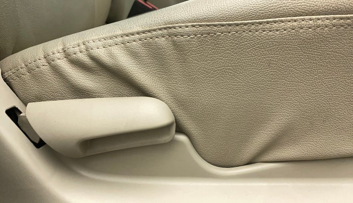 2017 Maruti Celerio ZXI, Petrol, Manual, 58,492 km, Driver Side Adjustment Panel