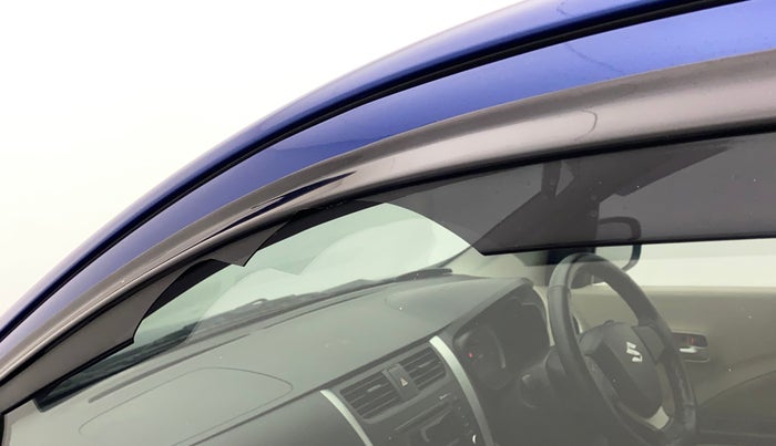 2017 Maruti Celerio ZXI, Petrol, Manual, 58,492 km, Front passenger door - Door visor damaged