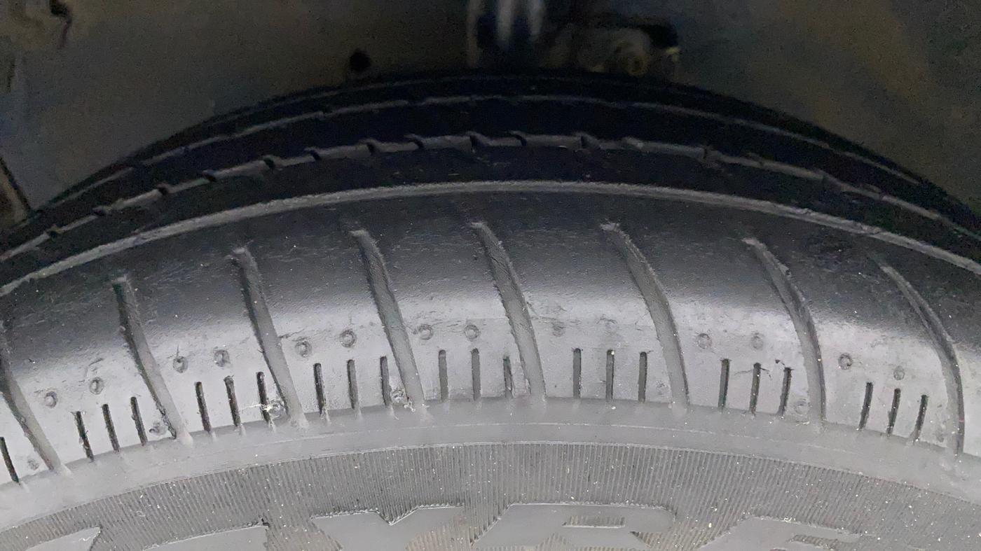 2017 Maruti Celerio ZXI, Petrol, Manual, 58,492 km, Left Front Tyre Tread