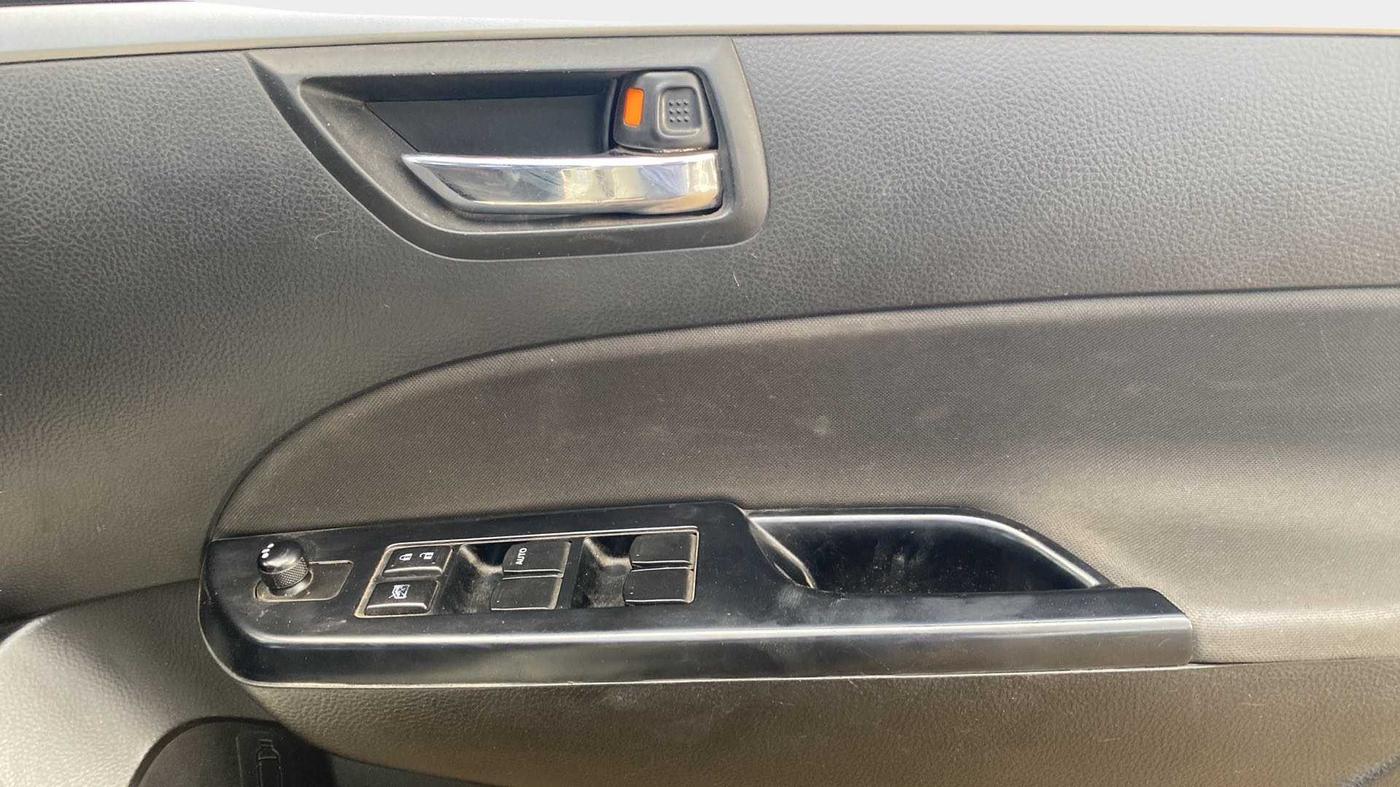 2012 Maruti Swift VDI, Diesel, Manual, 1,00,686 km, Driver Side Door Panels Control