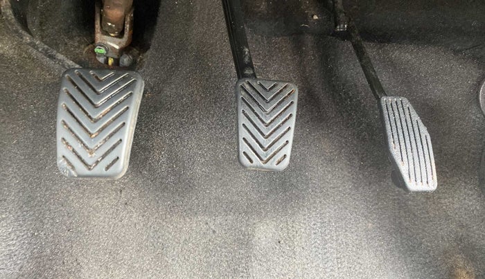 2012 Hyundai Eon ERA +, Petrol, Manual, 26,497 km, Pedals