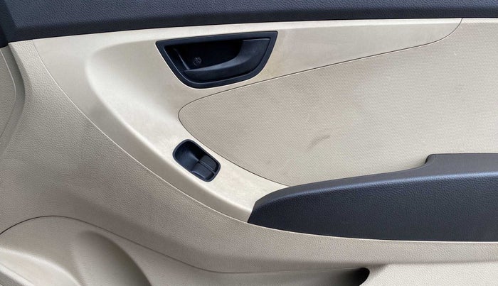 2012 Hyundai Eon ERA +, Petrol, Manual, 26,497 km, Driver Side Door Panels Control