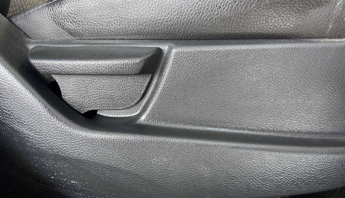 2016 Hyundai Eon MAGNA +, Petrol, Manual, 22,949 km, Driver Side Adjustment Panel