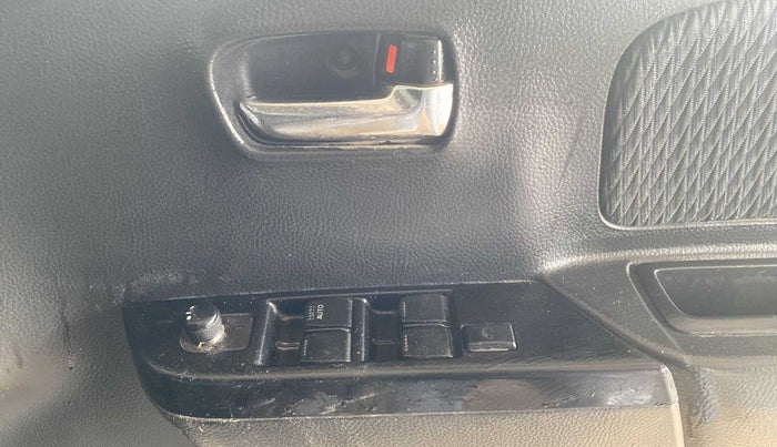 2014 Maruti Wagon R Stingray VXI, Petrol, Manual, 64,100 km, Driver Side Door Panels Control