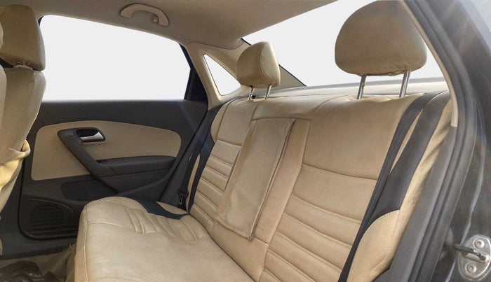 2013 Volkswagen Vento HIGHLINE DIESEL 1.6, Diesel, Manual, 83,708 km, Right Side Rear Door Cabin