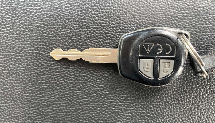 2019 Maruti Swift VXI, Petrol, Manual, 25,984 km, Key Close Up