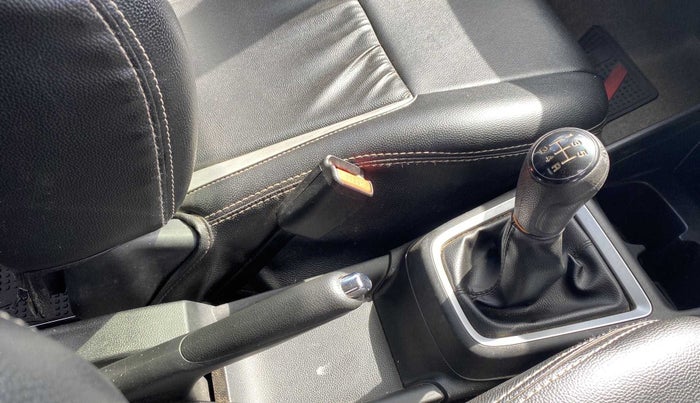 2019 Maruti Swift VXI, Petrol, Manual, 28,889 km, Gear Lever