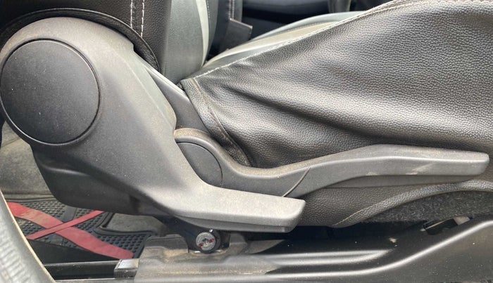 2019 Maruti Swift VXI, Petrol, Manual, 28,889 km, Driver Side Adjustment Panel
