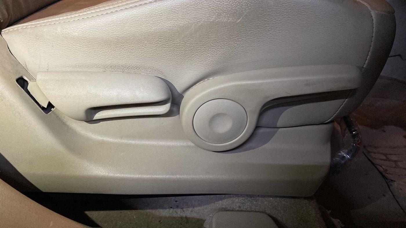 2020 Maruti Ciaz ALPHA  AT 1.5 SHVS PETROL, Petrol, Automatic, 28,132 km, Driver Side Adjustment Panel