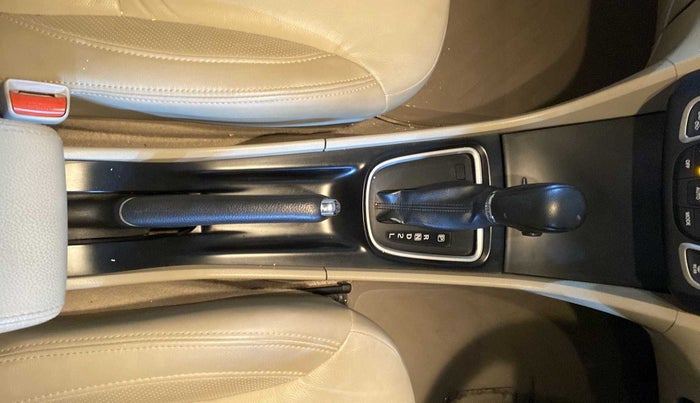2020 Maruti Ciaz ALPHA  AT 1.5 SHVS PETROL, Petrol, Automatic, 28,132 km, Gear Lever