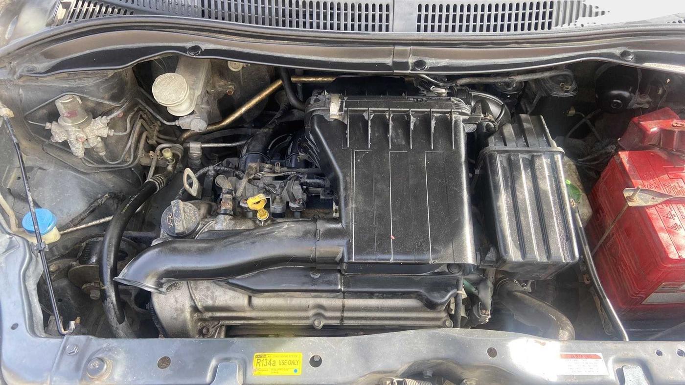 2010 Maruti Swift VXI, Petrol, Manual, 1,29,179 km, Open Bonet