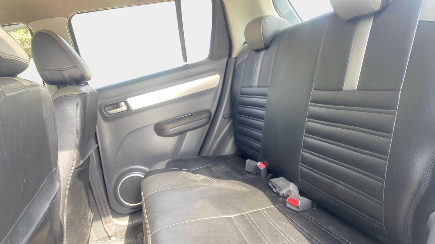 2010 Maruti Swift VXI, Petrol, Manual, 1,29,179 km, Right Side Rear Door Cabin