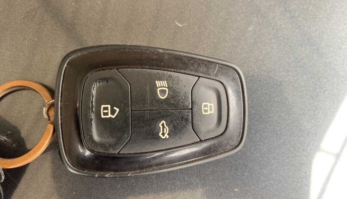 2021 Tata ALTROZ XT PETROL, Petrol, Manual, 42,954 km, Key Close Up