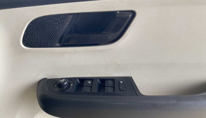 2021 Tata ALTROZ XT PETROL, Petrol, Manual, 42,954 km, Driver Side Door Panels Control