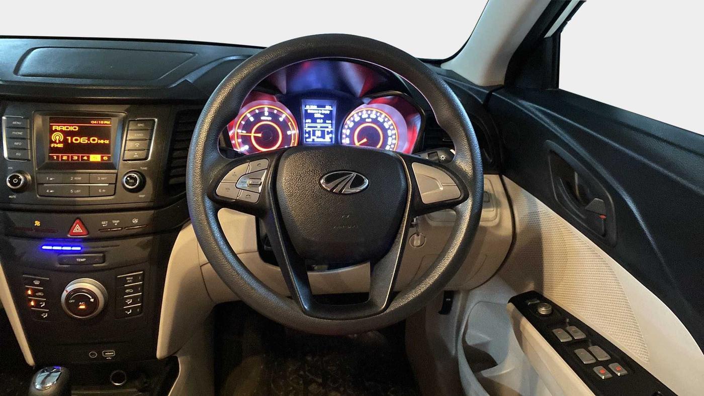 2022 Mahindra XUV300 W6 1.5 DIESEL AMT, Diesel, Automatic, 13,439 km, Steering Wheel Close Up