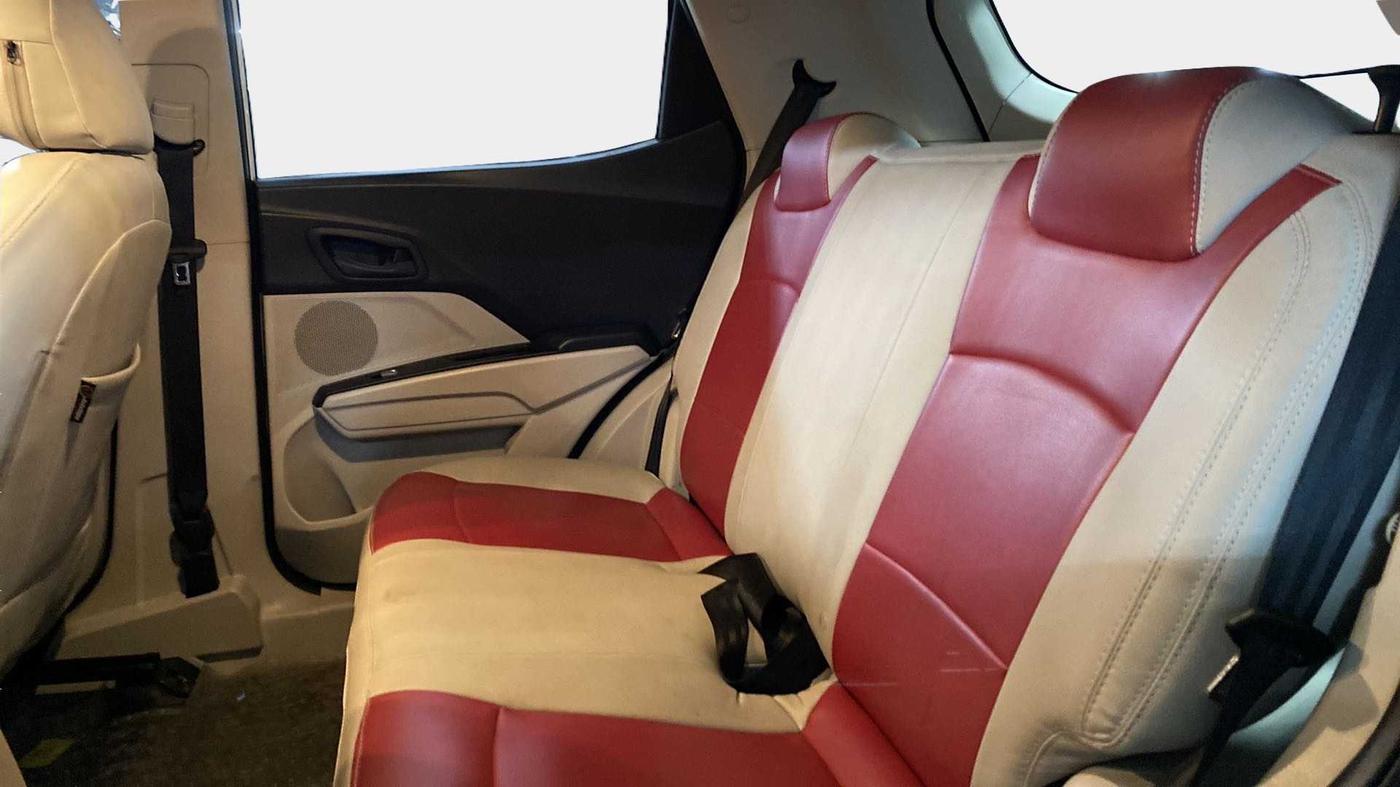 2022 Mahindra XUV300 W6 1.5 DIESEL AMT, Diesel, Automatic, 13,439 km, Right Side Rear Door Cabin