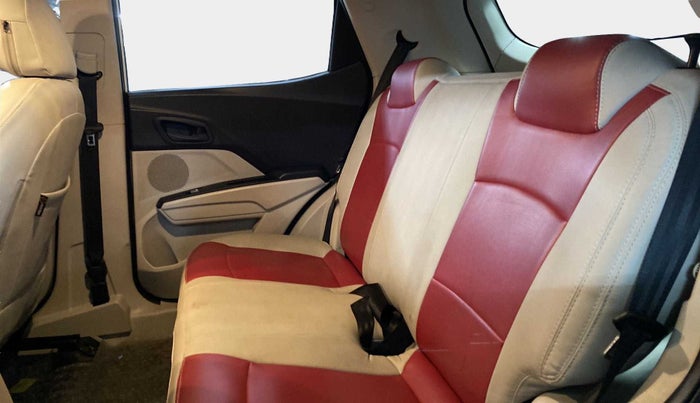 2022 Mahindra XUV300 W6 1.5 DIESEL AMT, Diesel, Automatic, 13,439 km, Right Side Rear Door Cabin