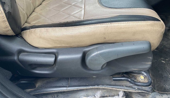 2015 Honda Jazz 1.2L I-VTEC V, CNG, Manual, 98,853 km, Driver Side Adjustment Panel