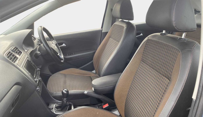 2018 Volkswagen Polo HIGHLINE PLUS 1.0 16 ALLOY, Petrol, Manual, 28,899 km, Right Side Front Door Cabin