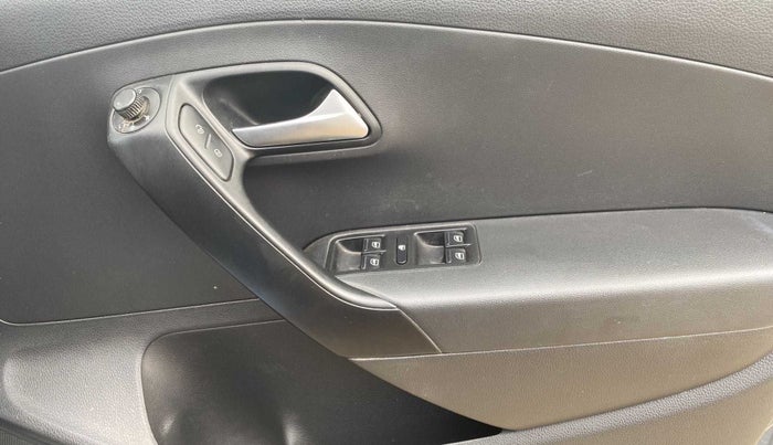 2018 Volkswagen Polo HIGHLINE PLUS 1.0 16 ALLOY, Petrol, Manual, 28,899 km, Driver Side Door Panels Control