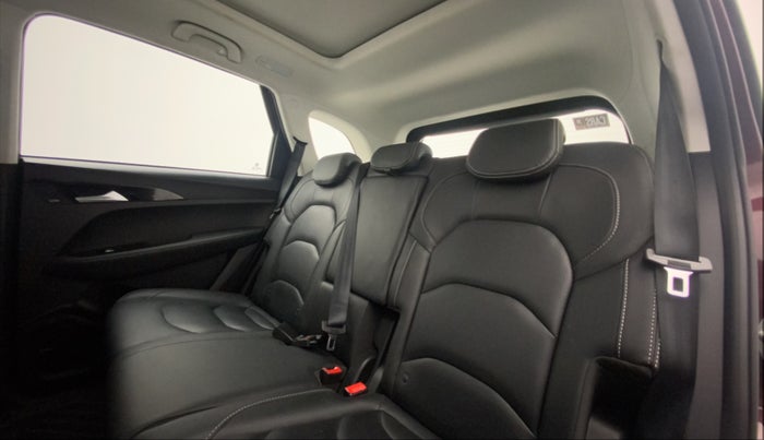 2020 MG HECTOR SHARP HYBRID 1.5 PETROL, Petrol, Manual, 73,886 km, Right Side Rear Door Cabin
